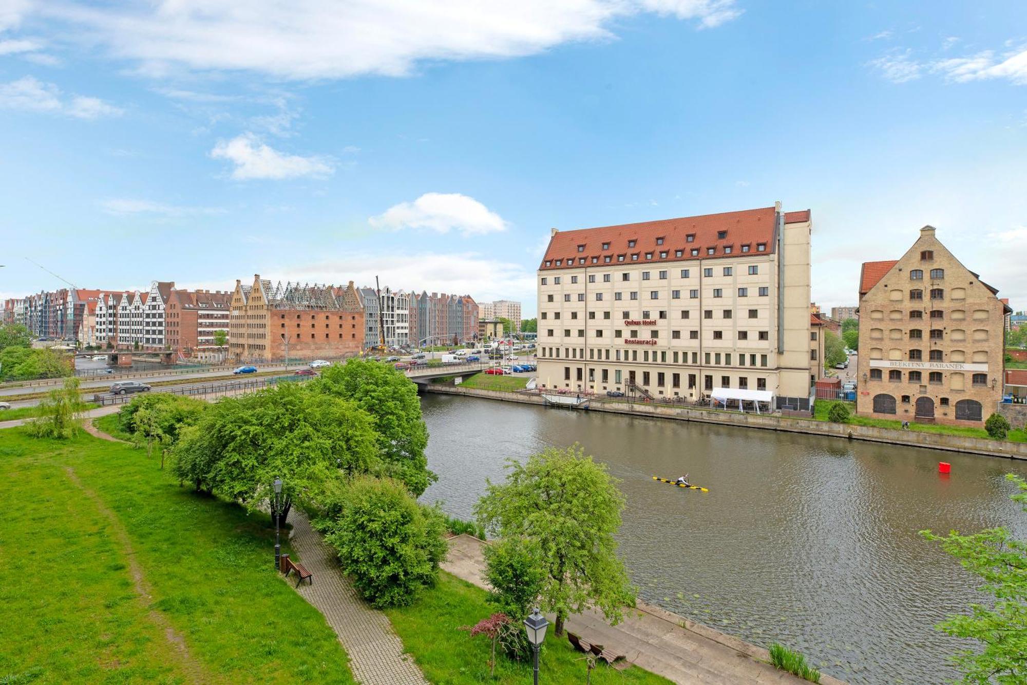 Wintera & Parking By Downtown Gdańsk