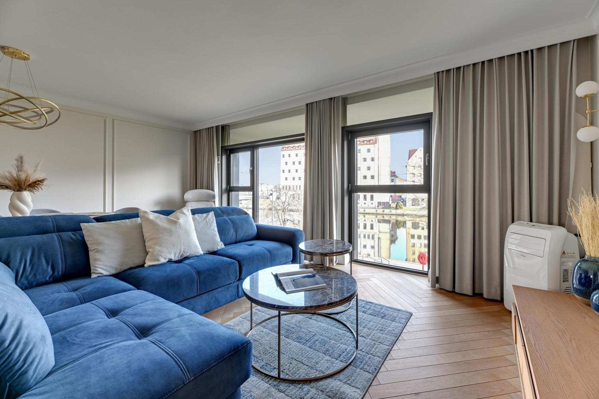 Wintera & Parking By Downtown Apartament